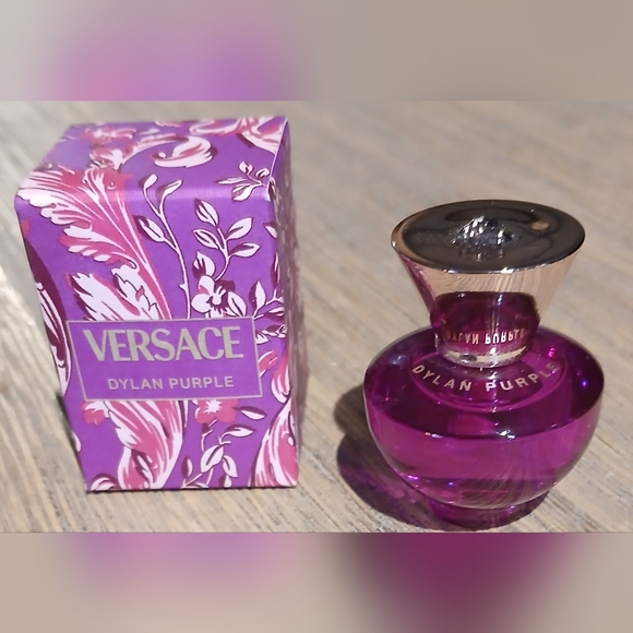 Versace Dylan Purple Eau de Parfum - Picture 1 of 2